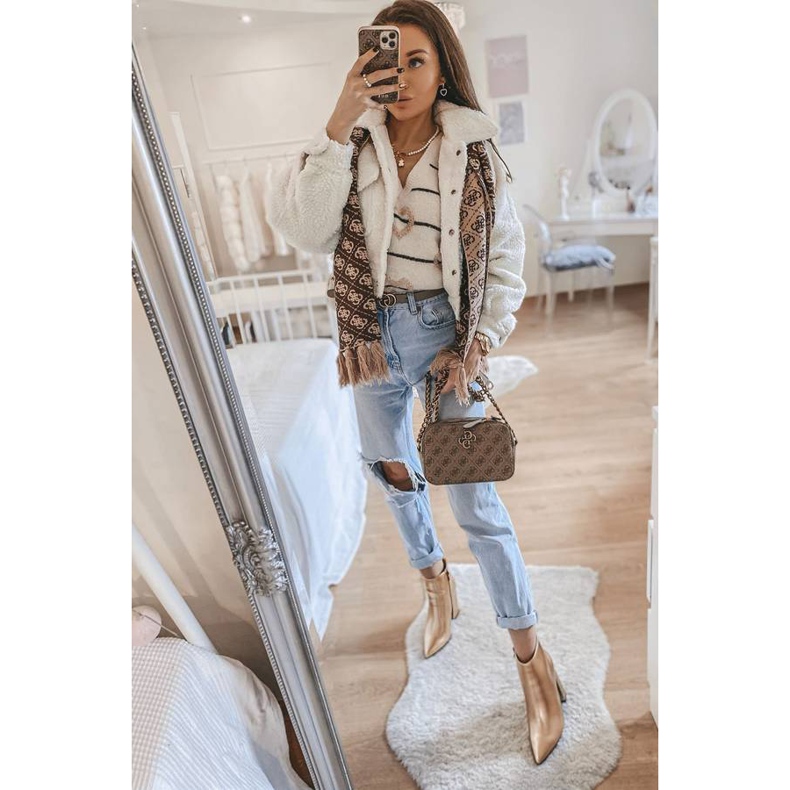 Botine aurii pe stâlpul Stomp de aur 1