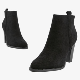 Botine negre pe stâlpul Pinata negru 1
