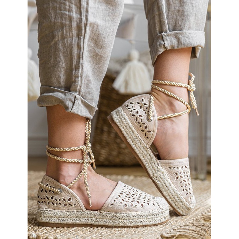 Espadrile ajurate bej Peekaboo 1