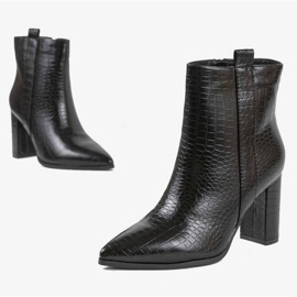 Ghete negre pe postarea Zahara negru 1