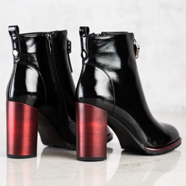 S. BARSKI Cizme lăcuite cu stil S.BARSKI negru 1 S. BARSKI Cizme lăcuite cu stil S.BARSKI negru 1