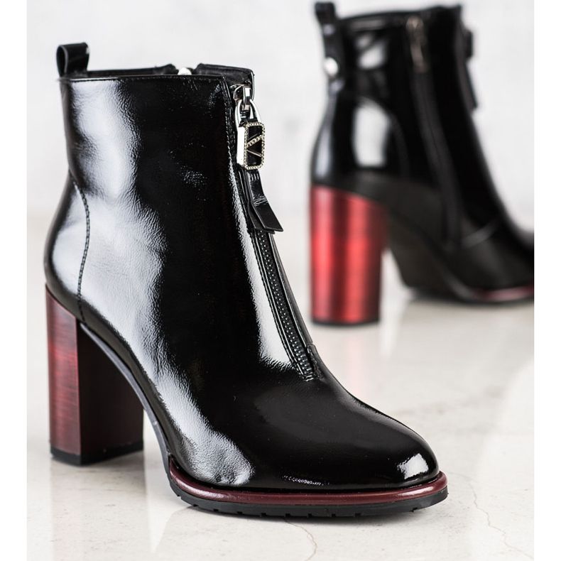 S. BARSKI Cizme lăcuite cu stil S.BARSKI negru 2 S. BARSKI Cizme lăcuite cu stil S.BARSKI negru 2