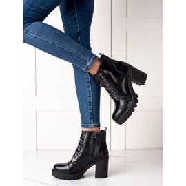 Sweet Shoes Cizme confortabile pe un post negru 2 Sweet Shoes Cizme confortabile pe un post negru 2