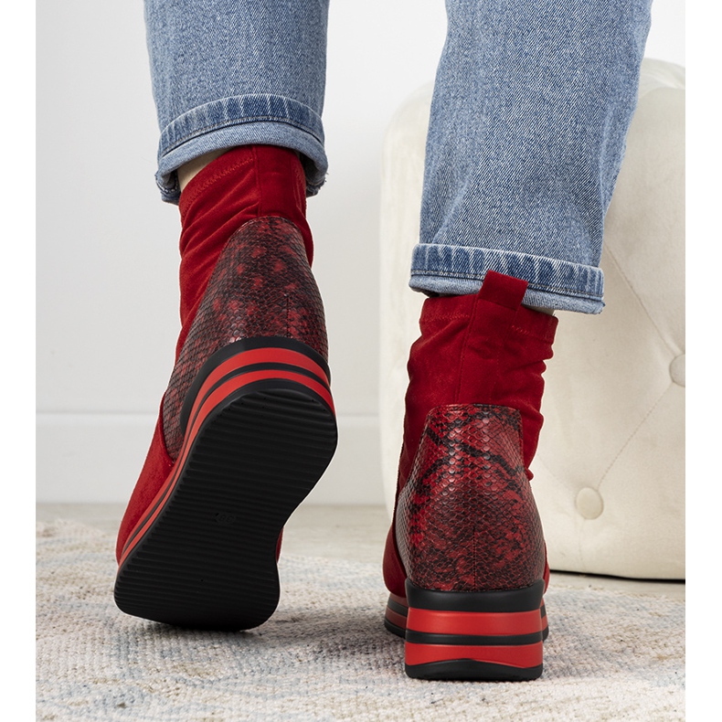 Adidași roșii cu inserție de piele de șarpe Garibay roșu 1 Adidași roșii cu inserție de piele de șarpe Garibay roșu 1