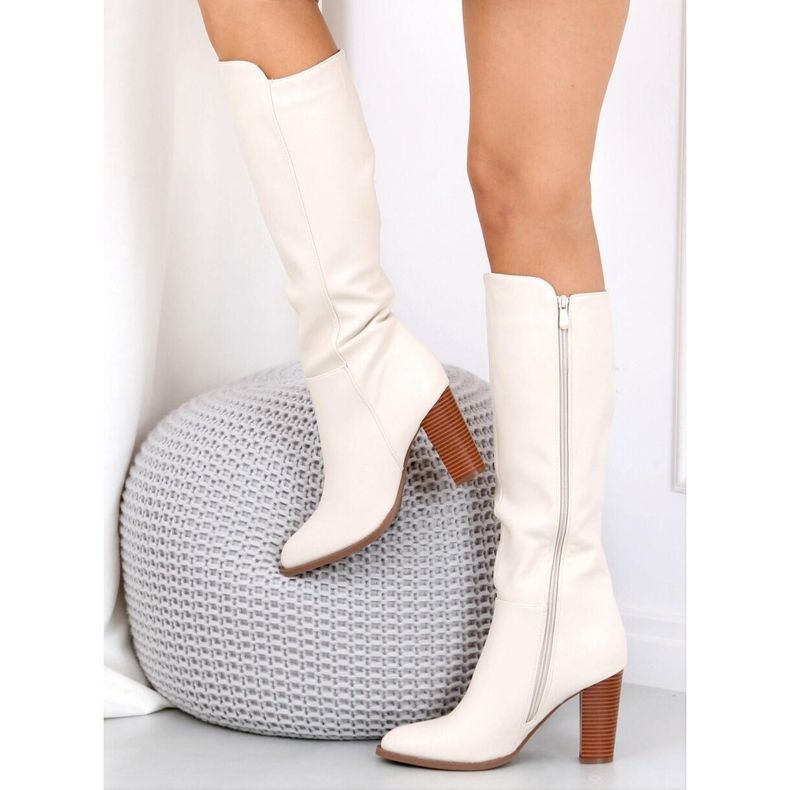 Cizme cu toc înalt, de culoare crem UK03P Bej 1 Cizme cu toc înalt, de culoare crem UK03P Bej 1