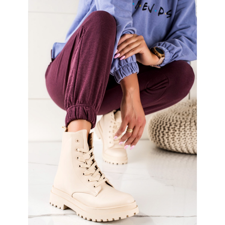 Bestelle Cizme Traper clasice de culoare bej 1