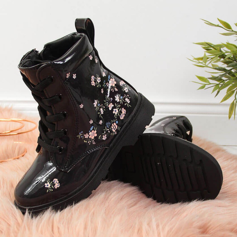 Ghete negre fete izolate Jr EVE326 alb negru 2