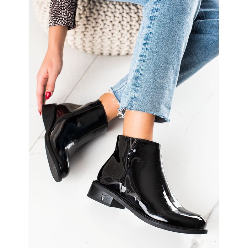 Cizme lacuite negre VINCEZA negru 1
