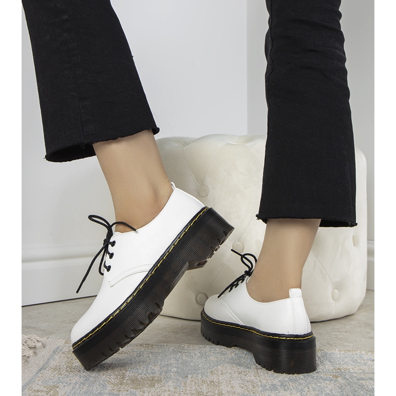 Pantofi albi pe talpa groasă Ronde 2