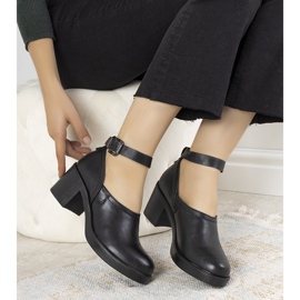 Pantofi negri pe postarea lui Christiane negru 1