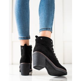 TRENDI Cizme cu cordon negru 1