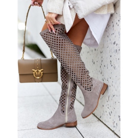 PA2 Cizme din piele de căprioară cu model ajurat Pointe maro deschis 2