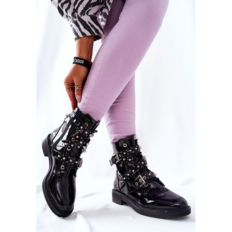 Cizme lăcuite cu benzi negre de Lorist negru 2