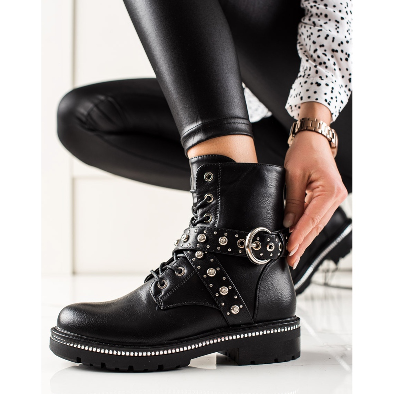 Kayla Lucrători în rock cu Jet negru 2