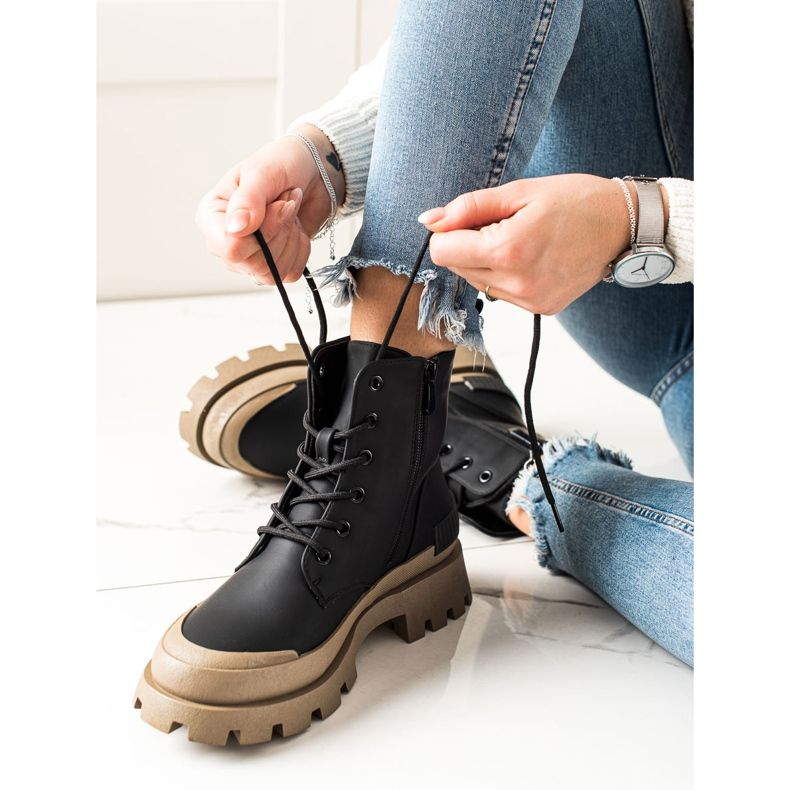 Seastar Cizme izolate de drumeție la modă negru 1