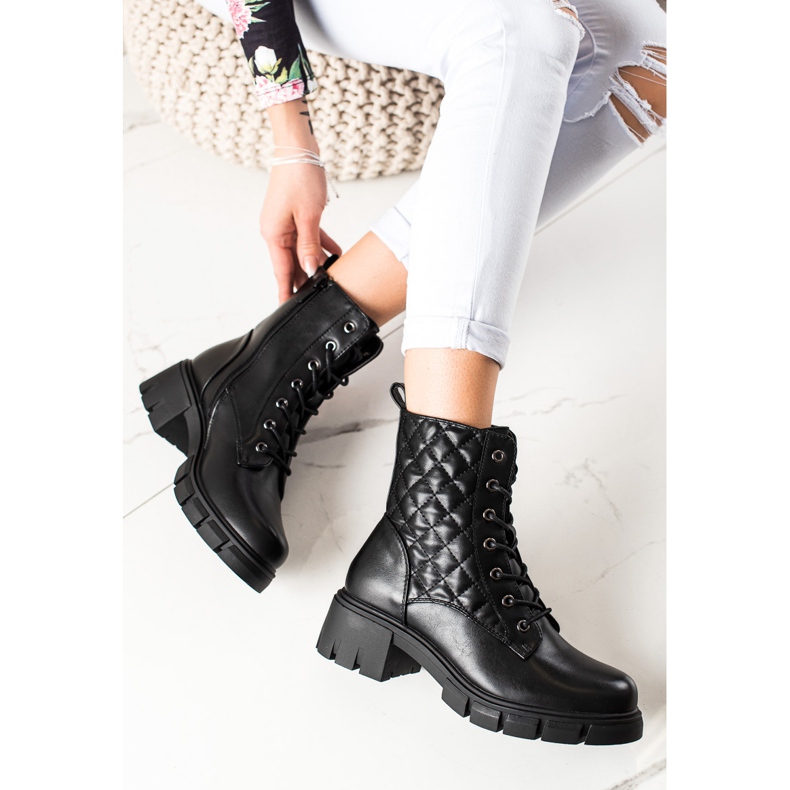 Bestelle Trappers matlasați clasici negru 1