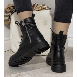 Cizme de damă izolate Black Hillman negru 2 Cizme de damă izolate Black Hillman negru 2