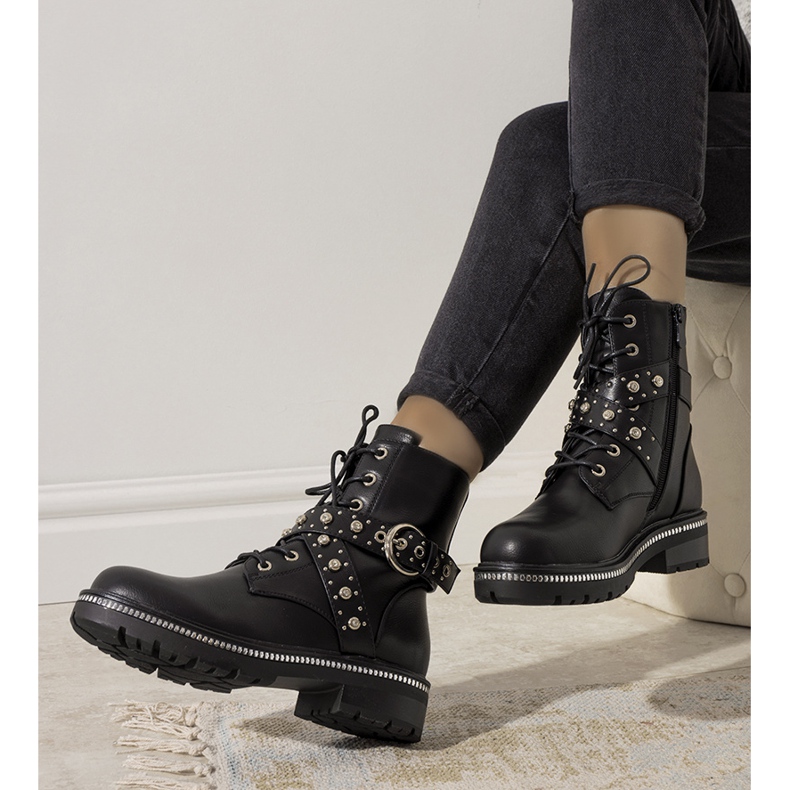 Cizme izolate negre de la Joann negru 1