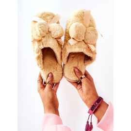 Papuci Galbeni De Blana Pamppy Cu Pompoane bej ecru 1 Papuci Galbeni De Blana Pamppy Cu Pompoane bej ecru 1