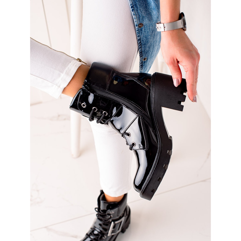 Evento Lucrători Lăcuiți Pe Tocuri Înalte negru 1