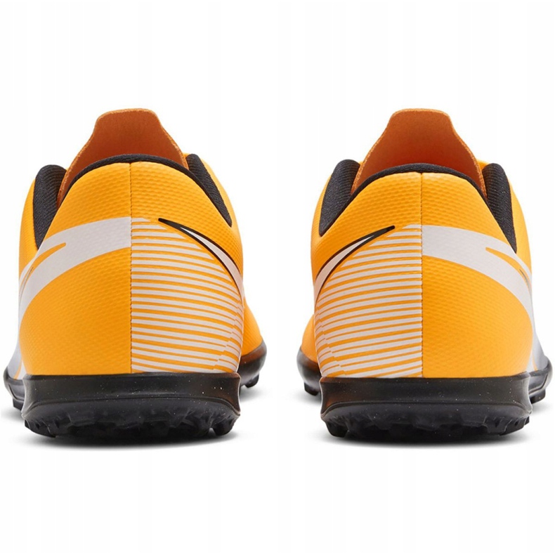 Pantofi de fotbal Nike Mercurial Vapor 13 Club Tf Jr AT8177 801 galbeni 4