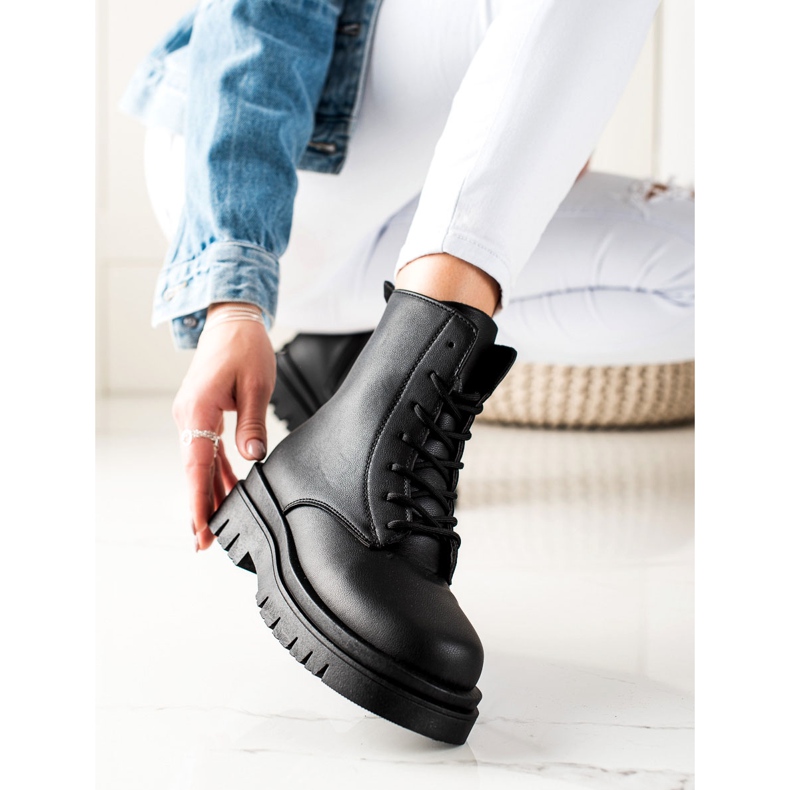 TRENDI Trapperi negri clasici pe platformă negru 1