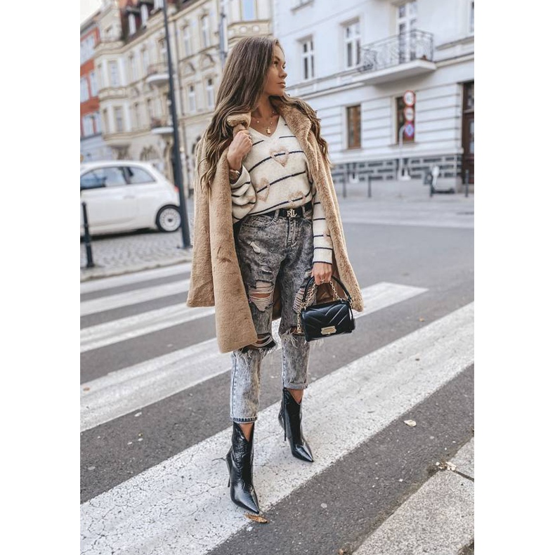 Cizme negre în relief pe toc Cro negru 1 Cizme negre în relief pe toc Cro negru 1