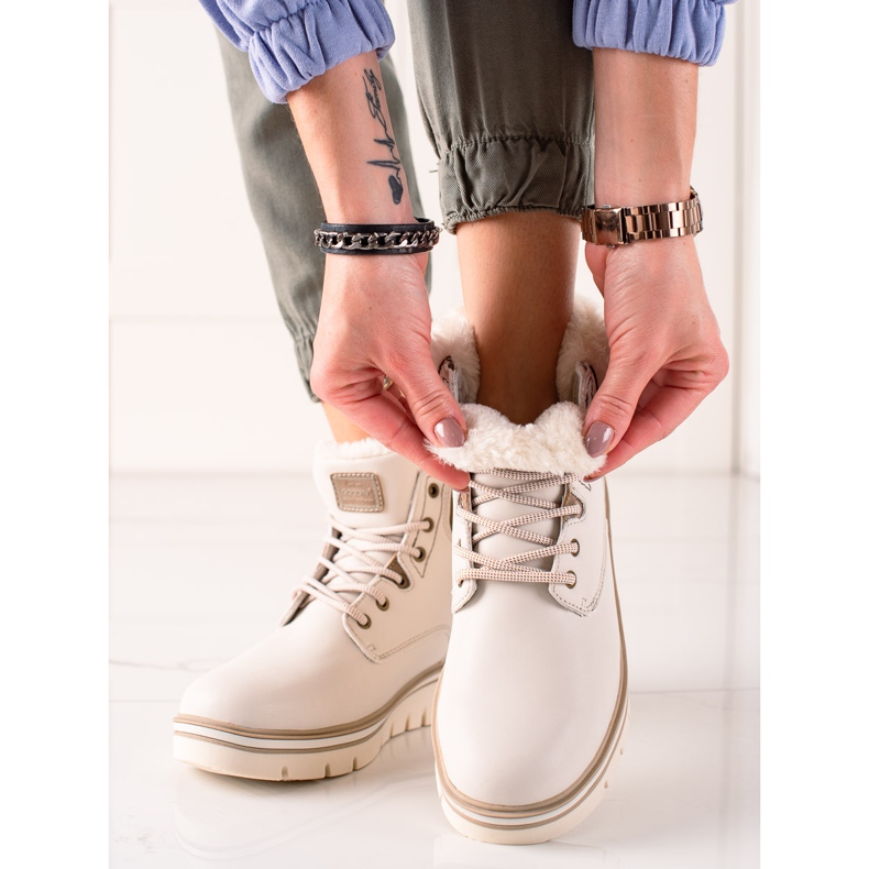 Goodin Trappers On The Platform bej 1