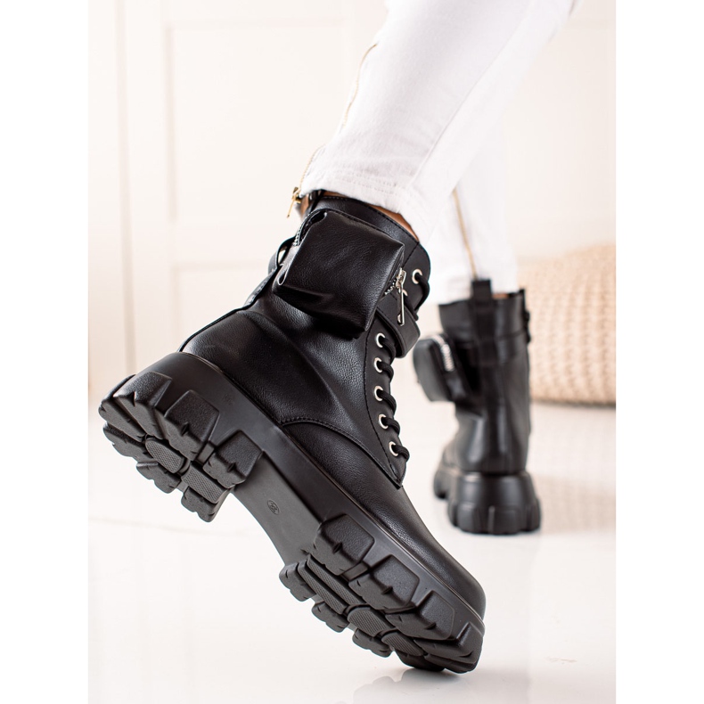 TRENDI Trappers la modă negru 1