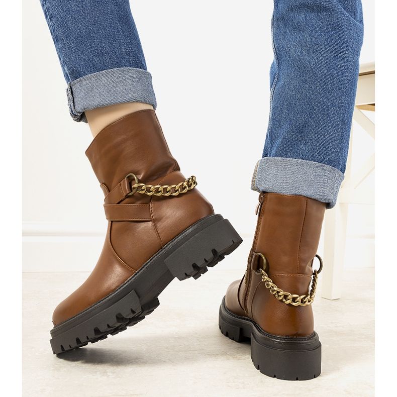 Cizme izolate maro cu lant Porta 2 Cizme izolate maro cu lant Porta 2