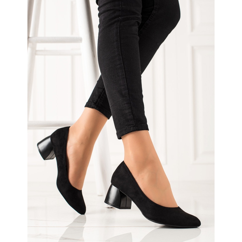 M.Daszyński Pompe negre pe tocuri joase negru 1