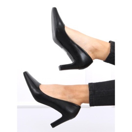 Pompe pe stâlpul Ester Black negru 2
