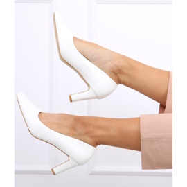 Pompe pe stâlpul Ester White alb 1