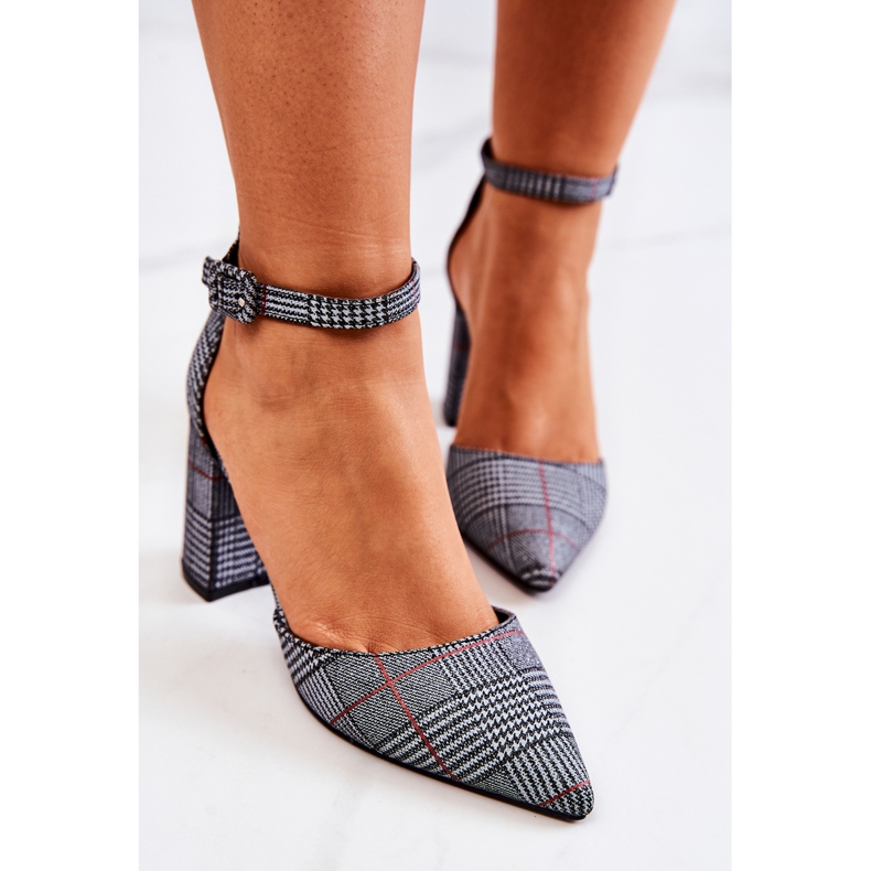 PS1 Pompe Pe Un Post Harye în carouri alb-negru 1