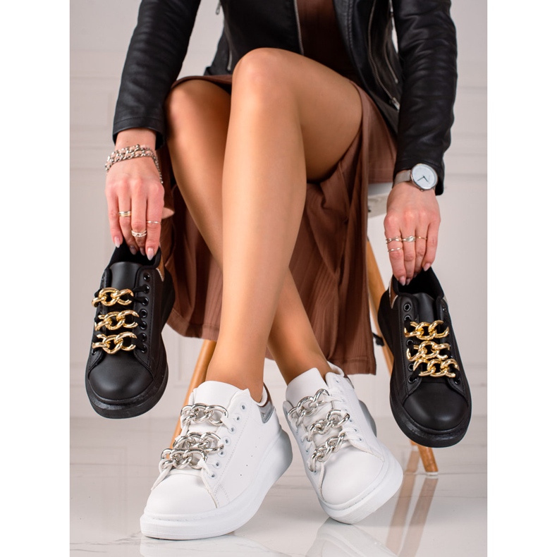 TRENDI Sneaks la modă, cu un lanț alb 1