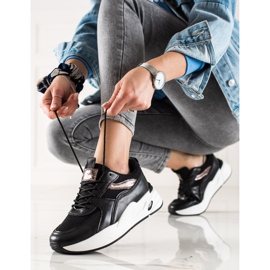 Ideal Shoes Adidași pe platformă negru 1