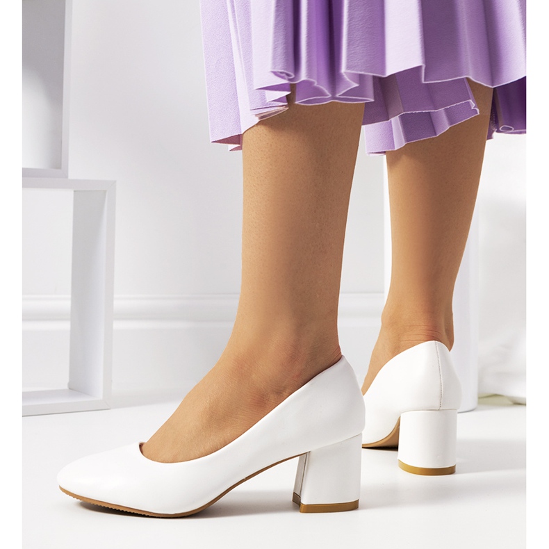 Pompi albi de dama de la Marot ecru 1