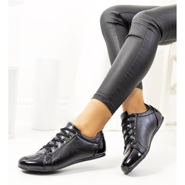 Pantofi negri cu vârf lăcuit de la Parady negru 1