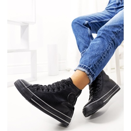 Tenisi negri, izolați până la glezne, de la Lade negru 1 Tenisi negri, izolați până la glezne, de la Lade negru 1