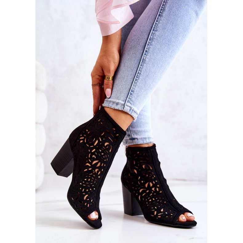 FB1 Cizme Negre Ajurate Pe Un Post Brittany negru 2