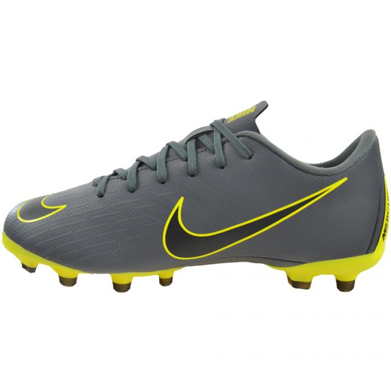 Pantofi de fotbal Nike Mercurial Vapor 12 Academy Mg Jr AH7347-070 multicolor gri 1 Pantofi de fotbal Nike Mercurial Vapor 12 Academy Mg Jr AH7347-070 multicolor gri 1