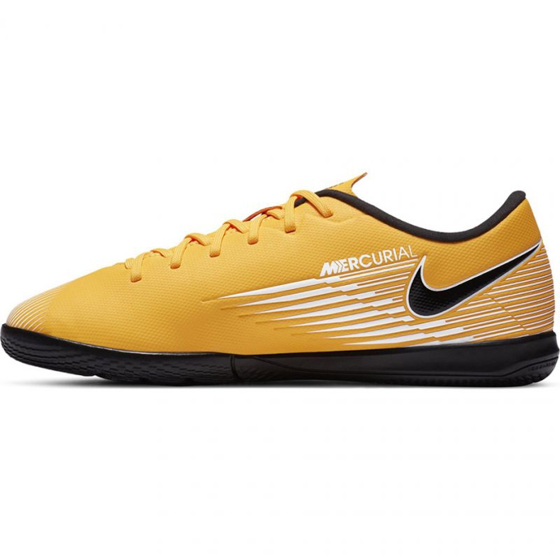 Pantofi de fotbal Nike Mercurial Vapor 13 Academy Ic Jr AT8137 801 galben galbeni 1