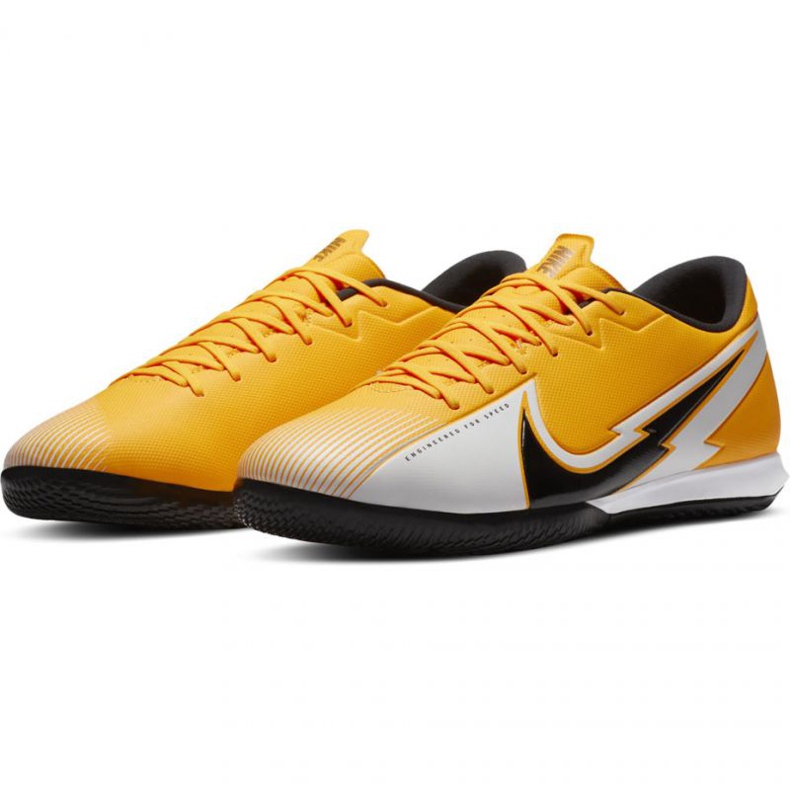 Pantof de fotbal Nike Mercurial Vapor 13 Academy M Ic AT7993 801 multicolor galbeni 1