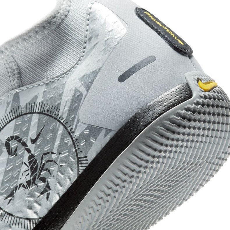 Pantofi de fotbal Nike Phantom Gt Academy Df Se Ic Jr DA2288-001 argint argint 1 Pantofi de fotbal Nike Phantom Gt Academy Df Se Ic Jr DA2288-001 argint argint 1