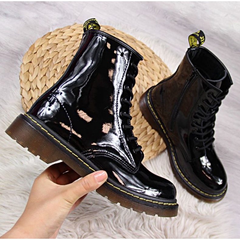 Cizme din piele lacuit Filippo W PAW78 izolate negru 1