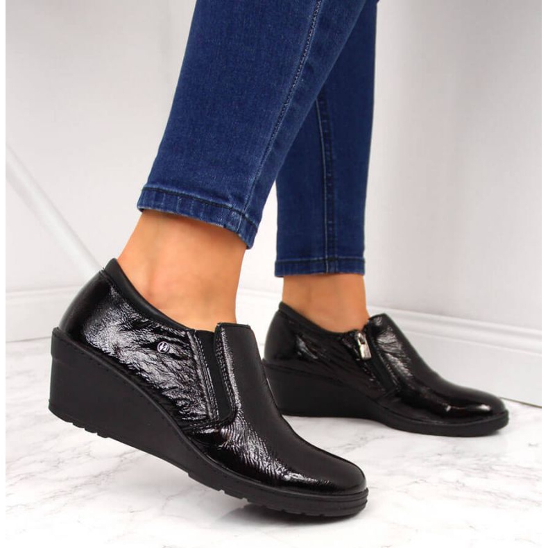 Pantofi din piele lacuita Helios W 389 neagra negru 2