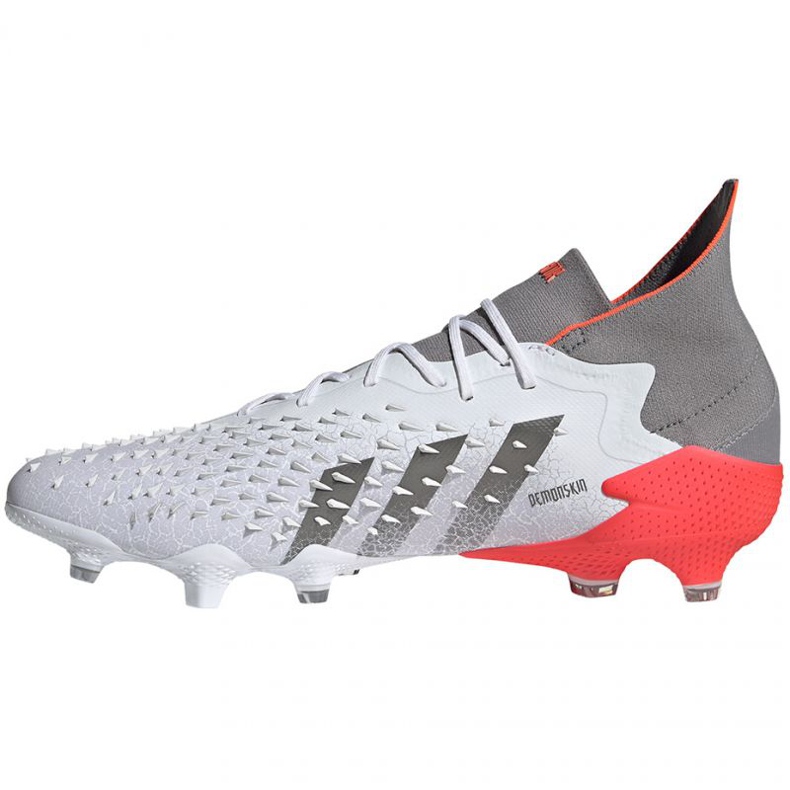 Ghete de fotbal Adidas Predator Freak.1 Fg M FY6255 alb, alb, gri / argintiu alb 1