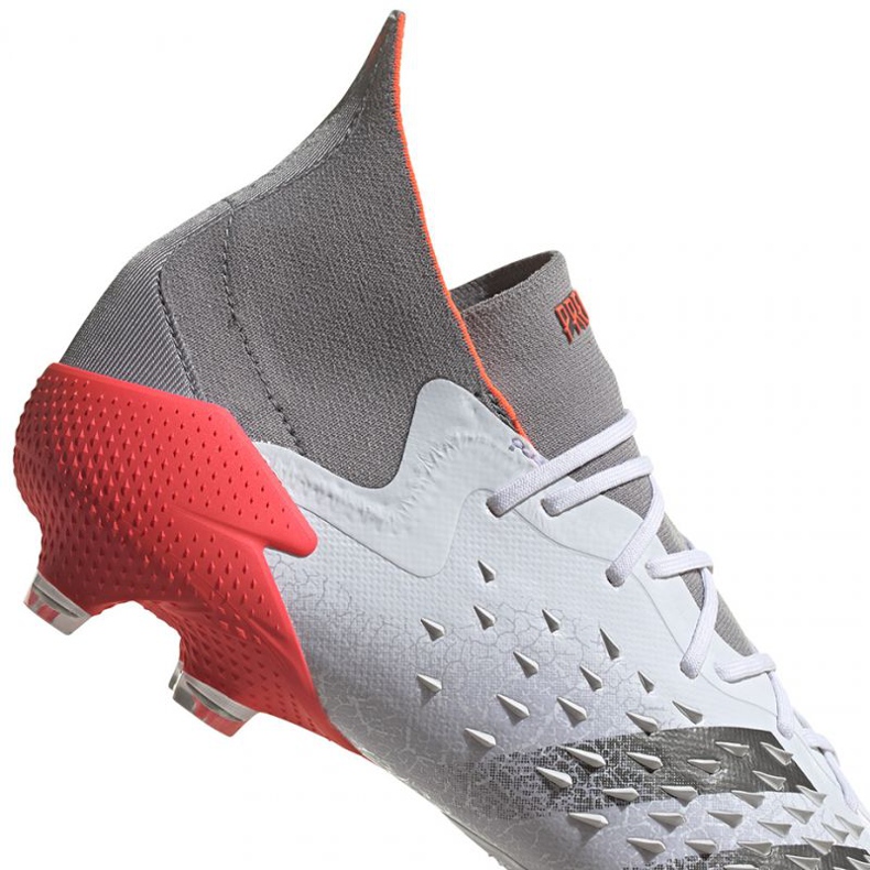 Ghete de fotbal Adidas Predator Freak.1 Fg M FY6255 alb, alb, gri / argintiu alb 2