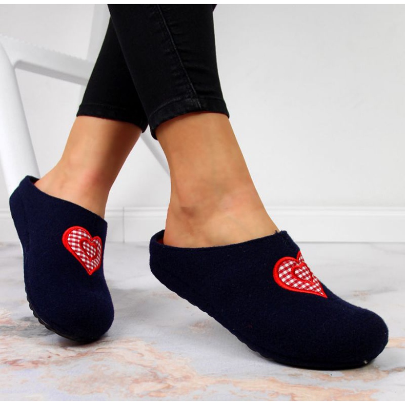 Papuci de casă cu inimă Panto Fino W INT1631 bleumarin albastru marin 1