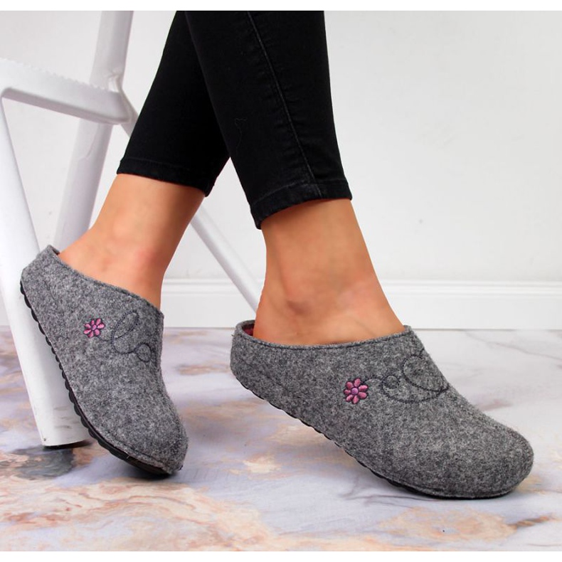 Papuci cu broderie Panto Fino W INT1632 gri 1